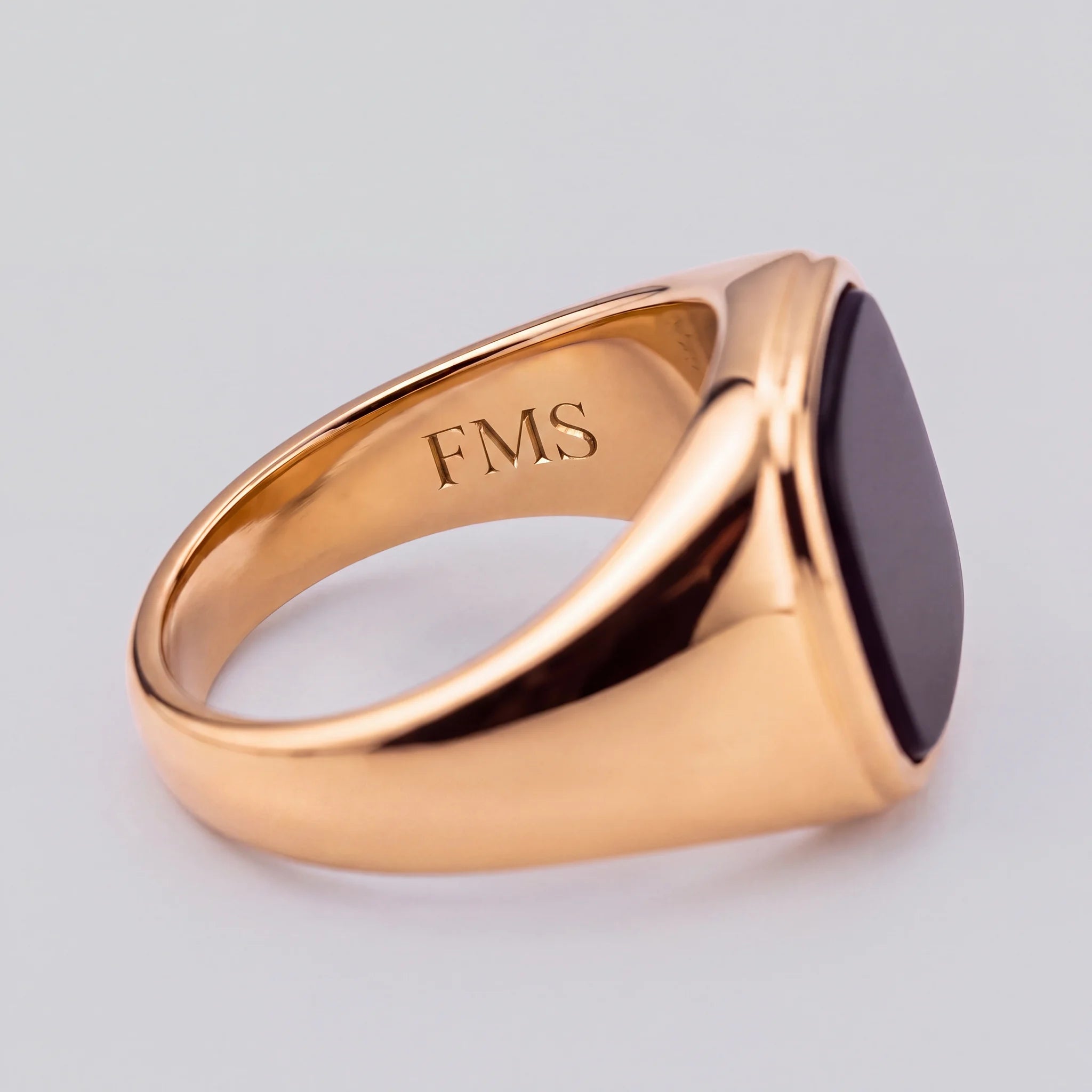 Black stone signet ring, gold, FMS engraving